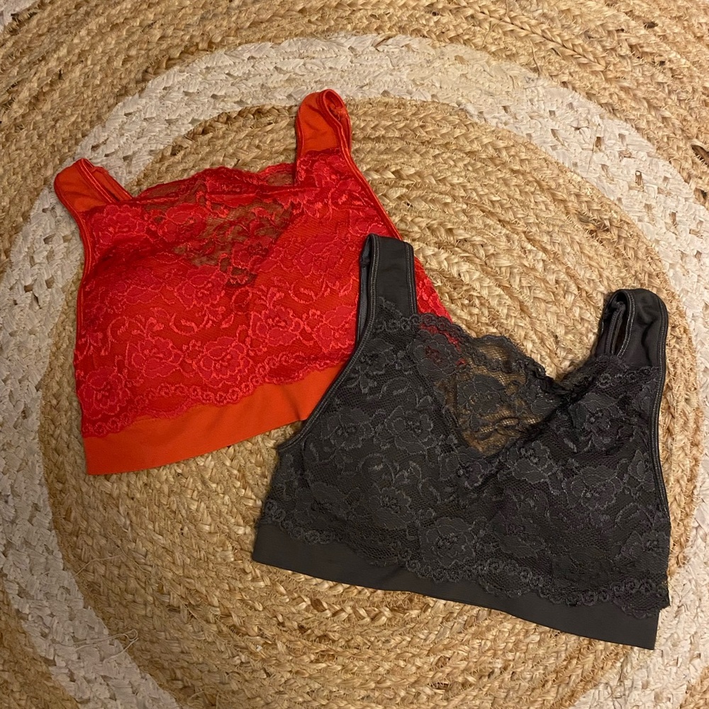 Crop top/Sports bra w lace